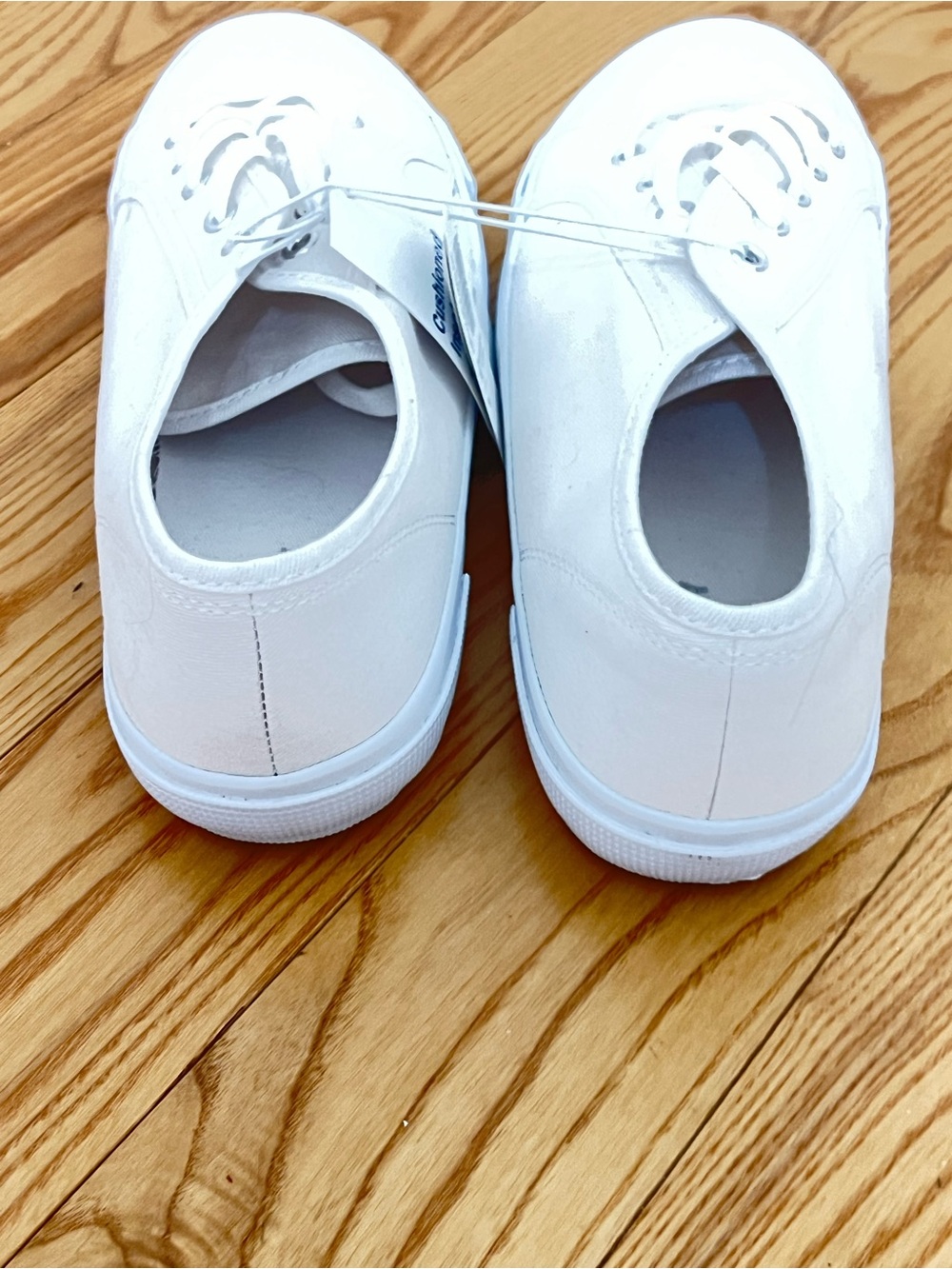 Old Navy White Low-Top Comfy Canvas Sneakers Size 9 Perfect Everyday Shoes - Picture 13 of 13